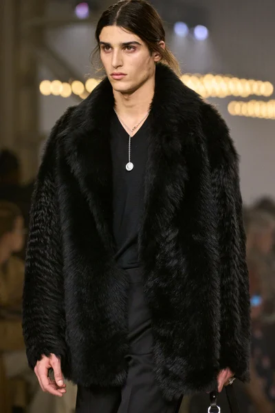 Look 24